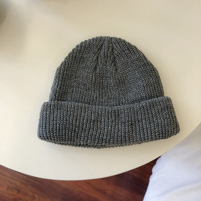 Egyszínű női sapka - kötött