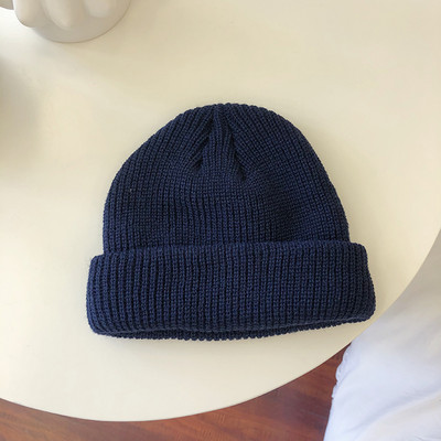 Egyszínű női sapka - kötött