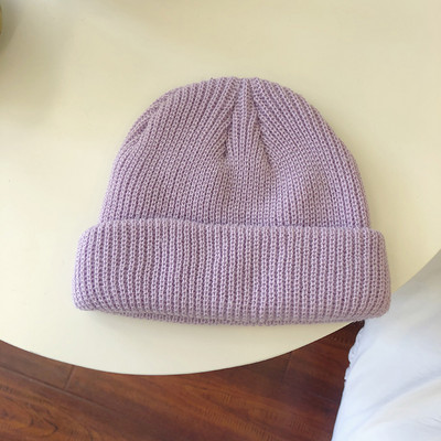 Egyszínű női sapka - kötött