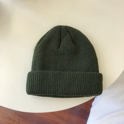 Egyszínű női sapka - kötött