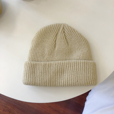 Egyszínű női sapka - kötött