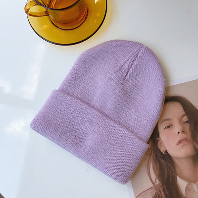 Egyszínű női sapka - kötött