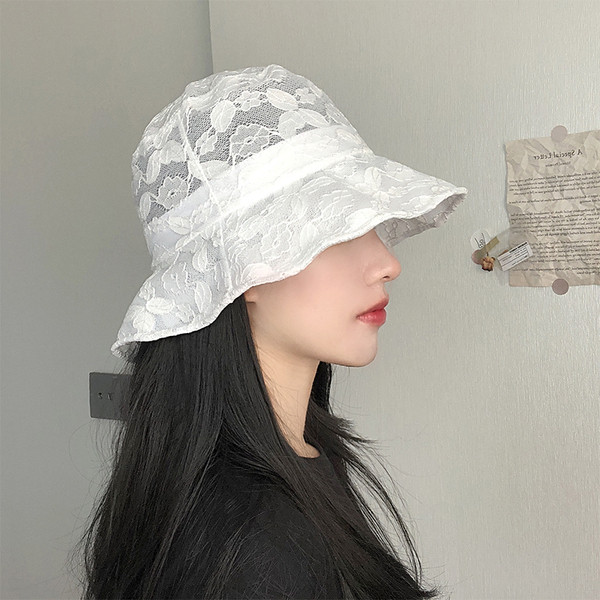 Női csipkekalap rojtokkal