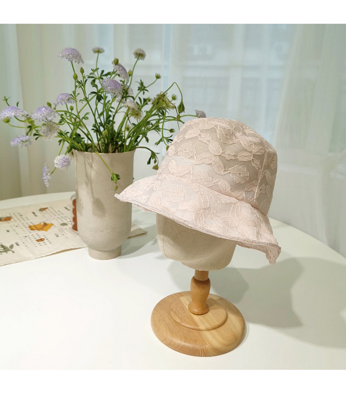 Női csipkekalap rojtokkal