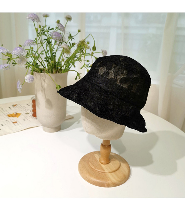 Női csipkekalap rojtokkal