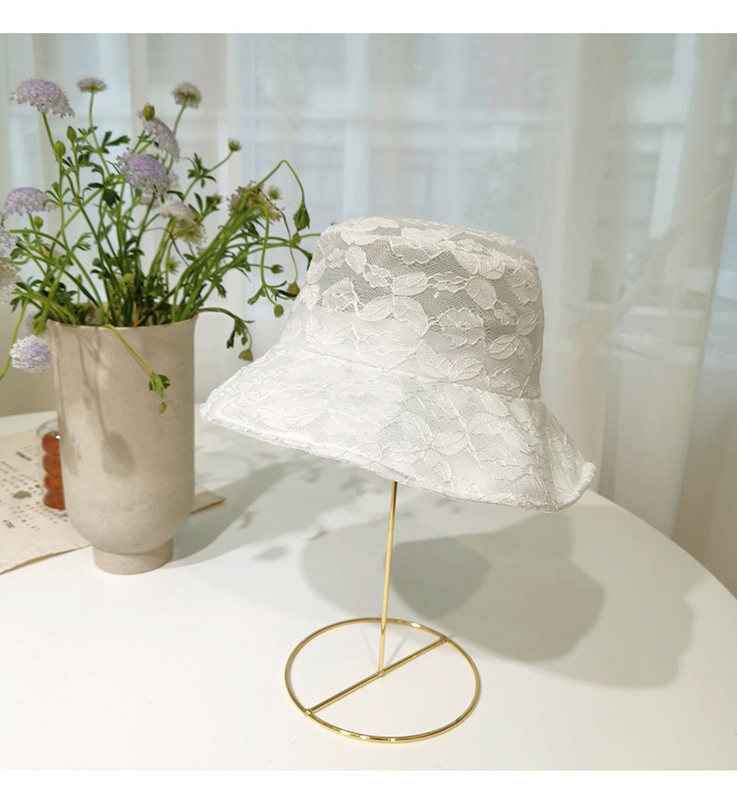 Női csipkekalap rojtokkal