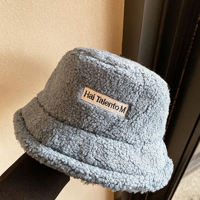 Νέο μοντέλο γυναικείο καπέλο με έμβλημα