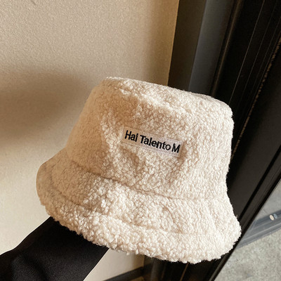 Νέο μοντέλο γυναικείο καπέλο με έμβλημα