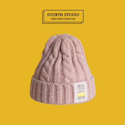 Γυναικείο πλεκτό καπέλο χειμερινό με έμβλημα