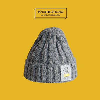 Γυναικείο πλεκτό καπέλο χειμερινό με έμβλημα