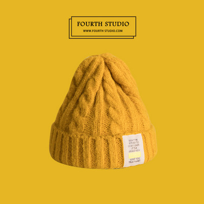 Γυναικείο πλεκτό καπέλο χειμερινό με έμβλημα