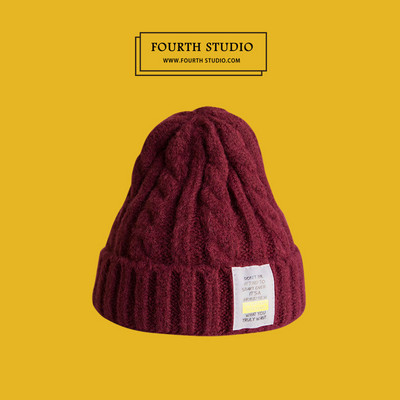 Γυναικείο πλεκτό καπέλο χειμερινό με έμβλημα