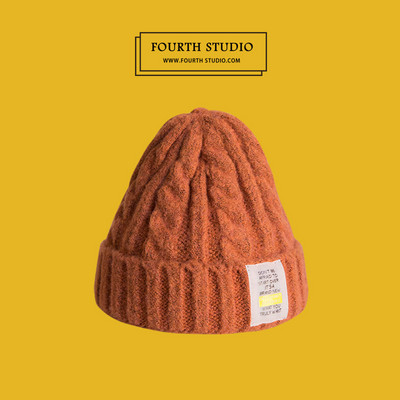 Γυναικείο πλεκτό καπέλο χειμερινό με έμβλημα