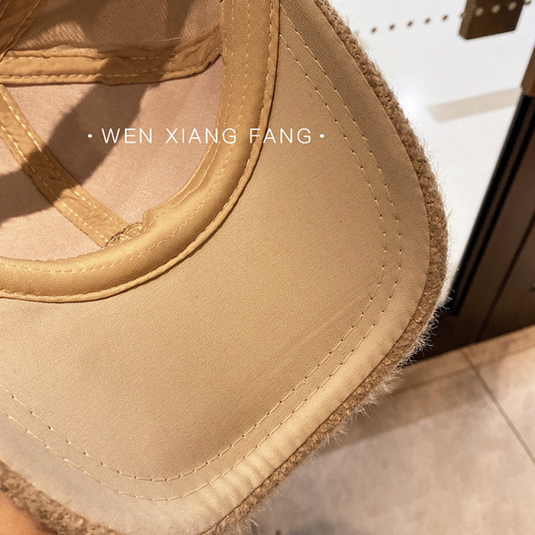 Új modell női kalap hímzéssel - télre alkalmas