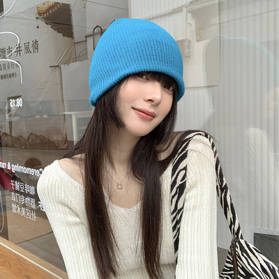 Mindennapi egyszínű női sapka