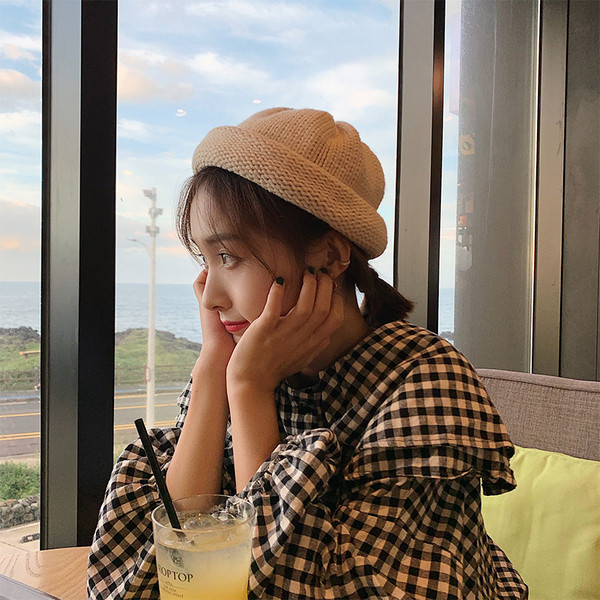 Új modell kötött női sapka - alkalmas télre