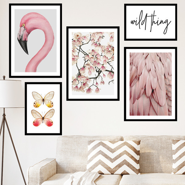 Sienų apdaila su gėlėmis ir flamingais