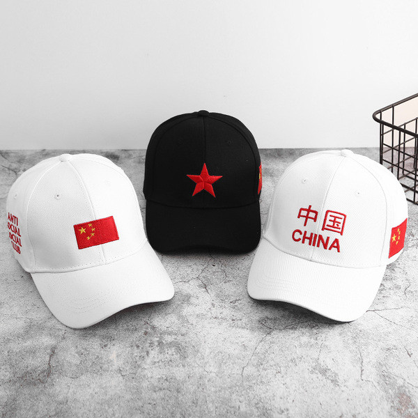 Női alkalmi sapka hímzéssel - többféle modell