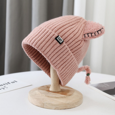 Női téli sapka 3D elemekkel