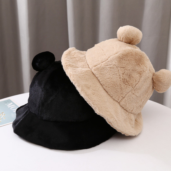 Plüss női sapka 3D elemekkel