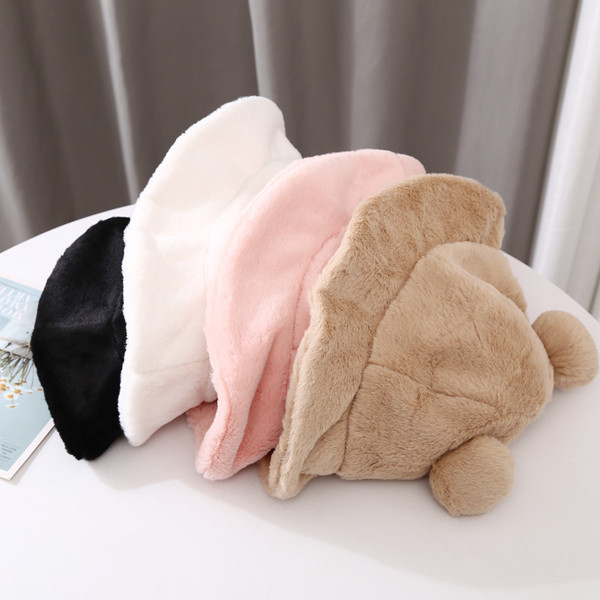 Plüss női sapka 3D elemekkel