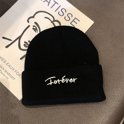 Καθημερινό γυναικείο καπέλο με κεντημένη επιγραφή