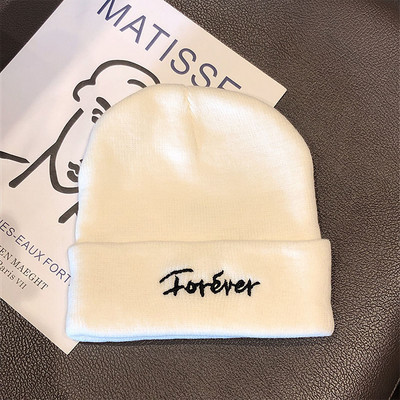 Καθημερινό γυναικείο καπέλο με κεντημένη επιγραφή