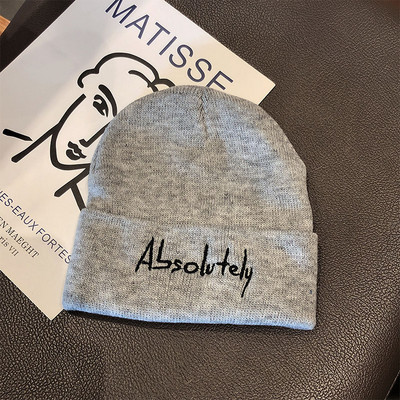 Καθημερινό γυναικείο καπέλο με κεντημένη επιγραφή