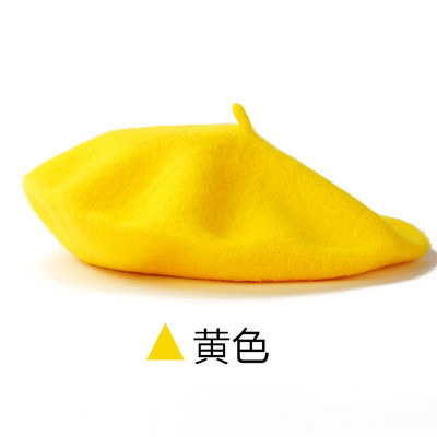 Jesensko-zimska vunena ženska kapa tipa beretka