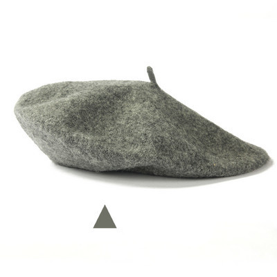 Jesensko-zimska vunena ženska kapa tipa beretka