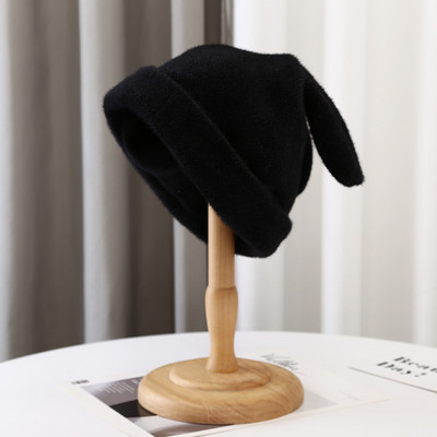 Γυναικείο μάλλινο καπέλο με τρισδιάστατα στοιχεία