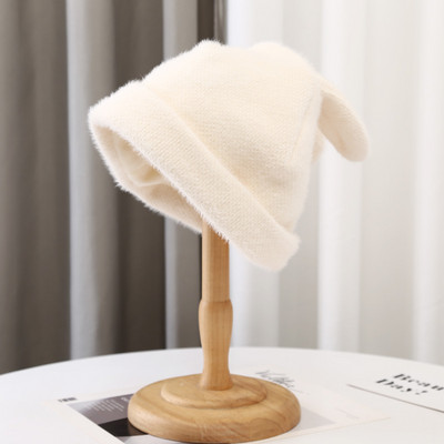 Γυναικείο μάλλινο καπέλο με τρισδιάστατα στοιχεία