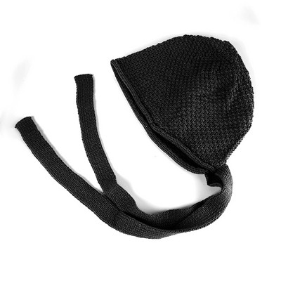 Kötött női sapka nyakkendővel