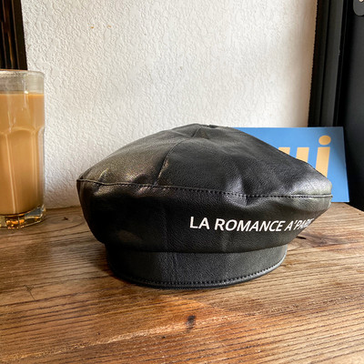 Új modell női sapka műbőrből, felirattal