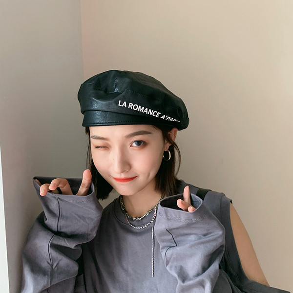 Új modell női sapka műbőrből, felirattal