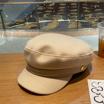 Modern téli női sapka - retro stílusú napellenzővel