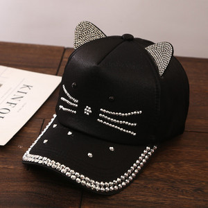 Nyári baseball sapka hímzéssel és 3D elemmel