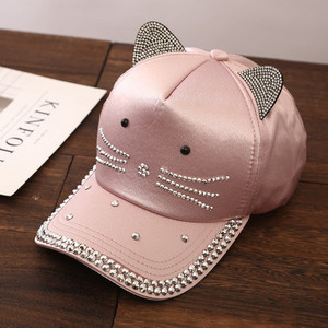 Nyári baseball sapka hímzéssel és 3D elemmel