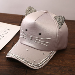 Nyári baseball sapka hímzéssel és 3D elemmel