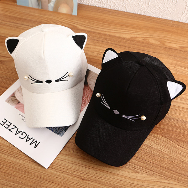 Nyári baseball sapka hímzéssel és 3D elemmel