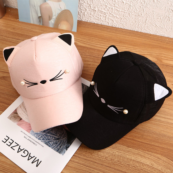 Nyári baseball sapka hímzéssel és 3D elemmel