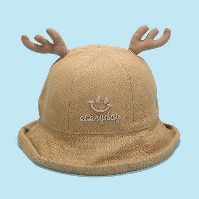 Καθημερινό γυναικείο καπέλο με στοιχεία 3D - διάφορα μοντέλα