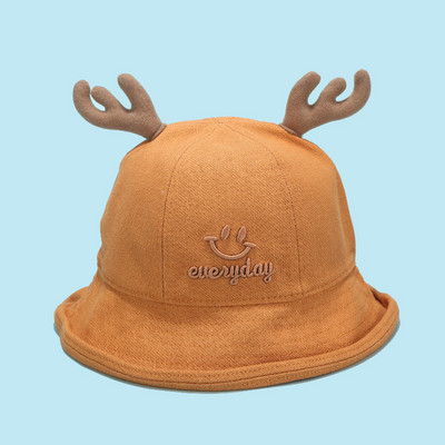 Καθημερινό γυναικείο καπέλο με στοιχεία 3D - διάφορα μοντέλα