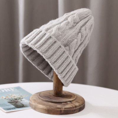 Alkalmi női kötött sapka több színben