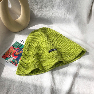 Alkalmi női kötött sapka - horgásztípus