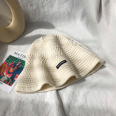 Alkalmi női kötött sapka - horgásztípus