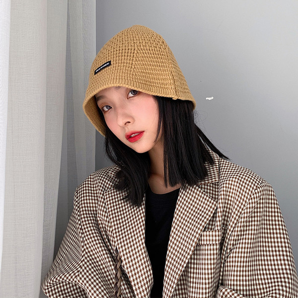 Alkalmi női kötött sapka - horgásztípus