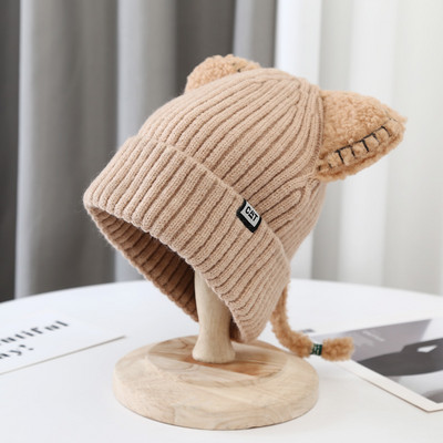 Női kötött sapka 3D elemmel