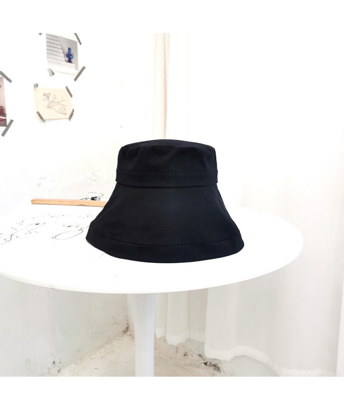 Modern női sapka rojtokkal