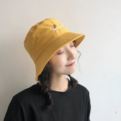 Női alkalmi sapka hímzéssel - idióta típus